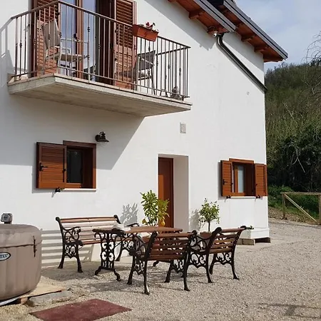Scenic Nature Lovers Retreat