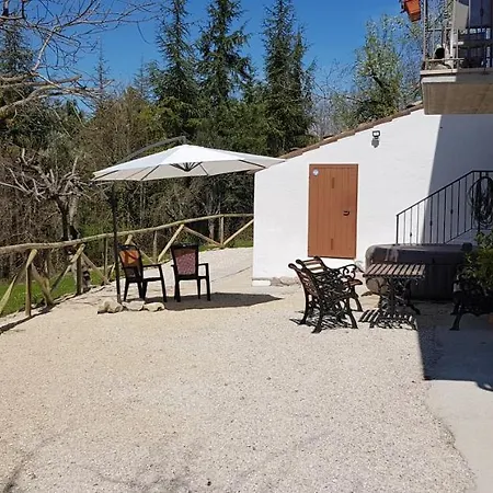 Scenic Nature Lovers Retreat